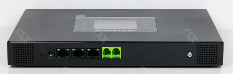 مرکز تلفن گرنداستریم UCM6301