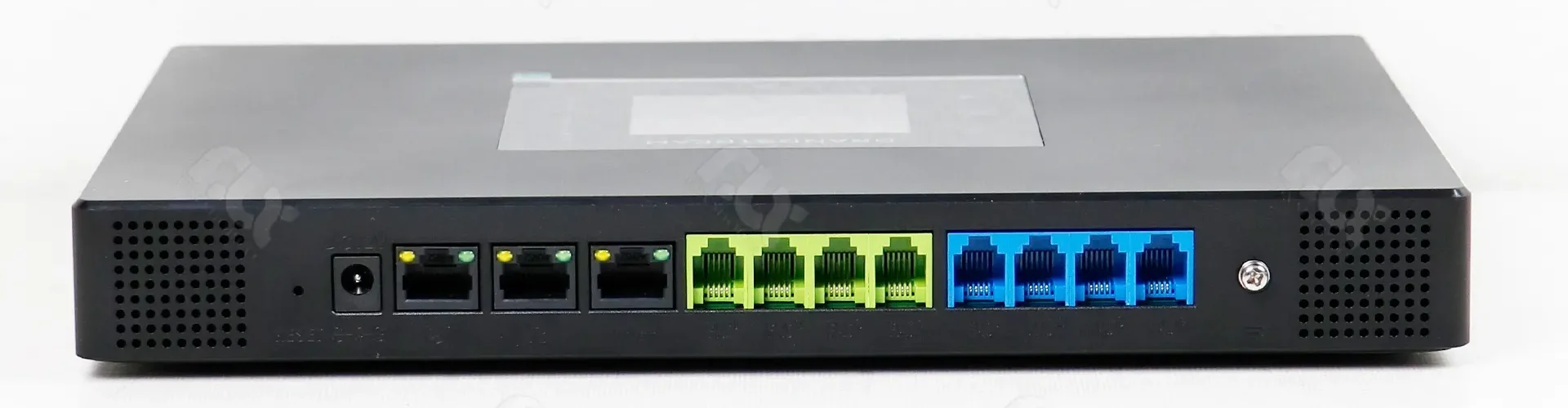 مرکز تلفن گرنداستریم UCM6304A